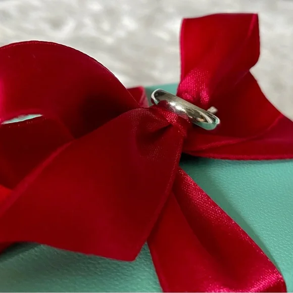 Tiffany and Co. Lock Ring - Picture 8 of 15